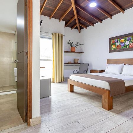 Hotel Prada เบลโญ ภายนอก รูปภาพ