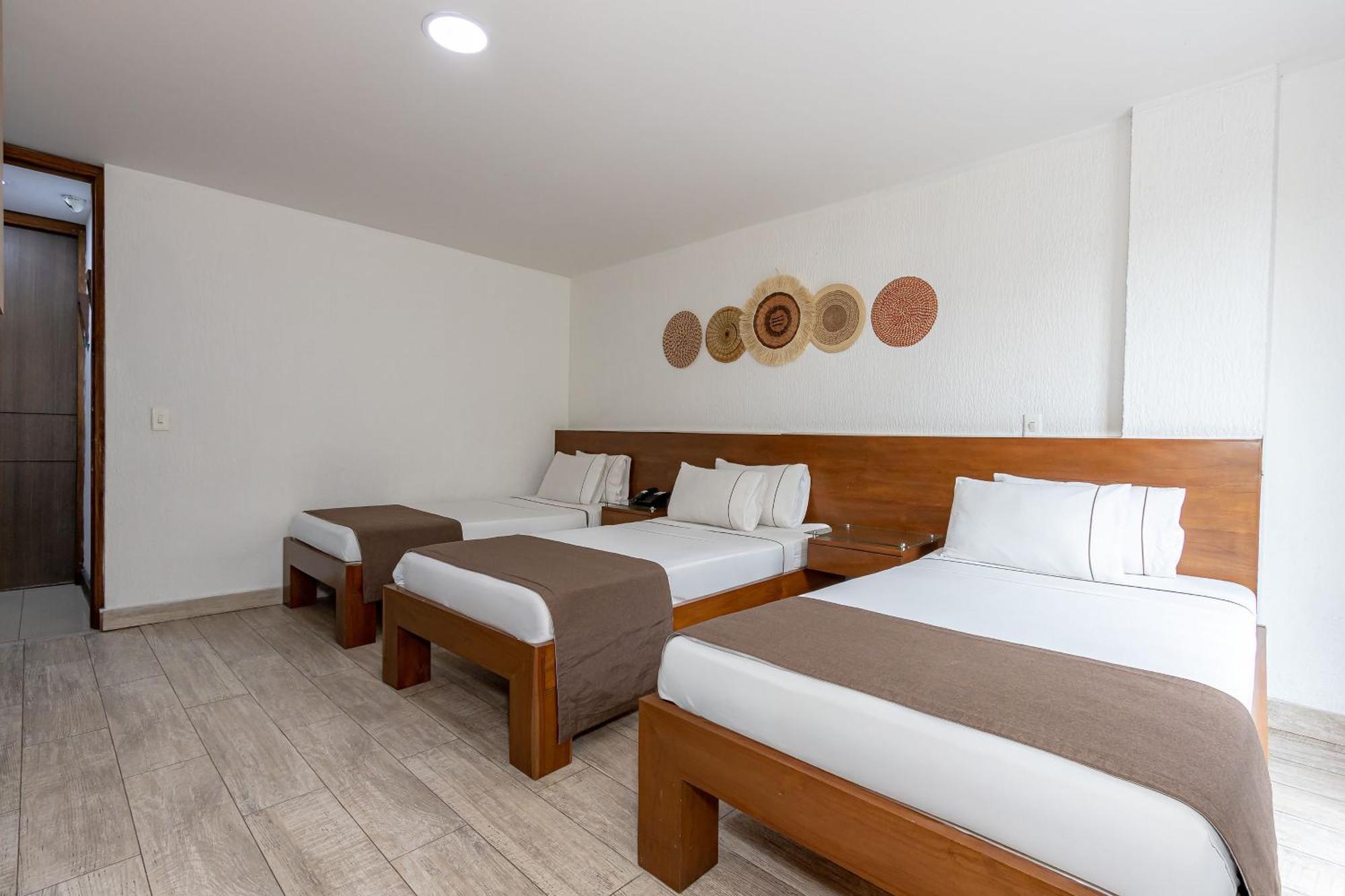 Hotel Prada เบลโญ ภายนอก รูปภาพ