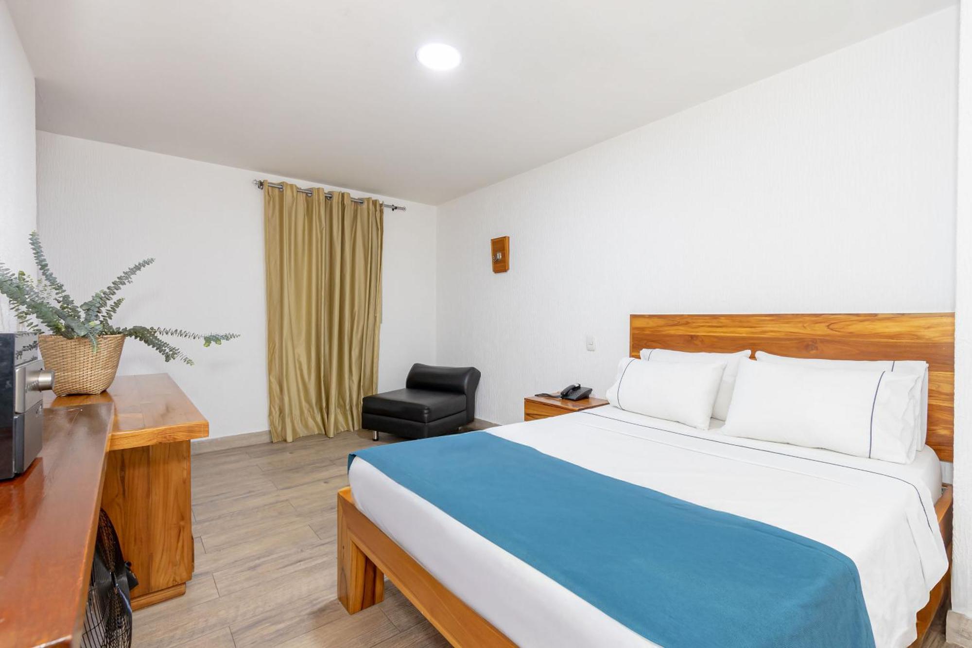 Hotel Prada เบลโญ ภายนอก รูปภาพ