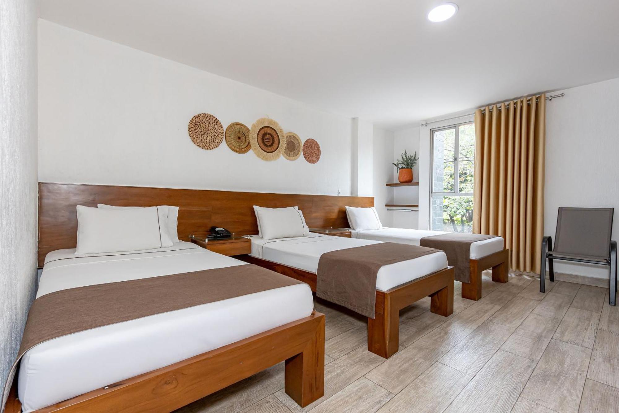 Hotel Prada เบลโญ ภายนอก รูปภาพ