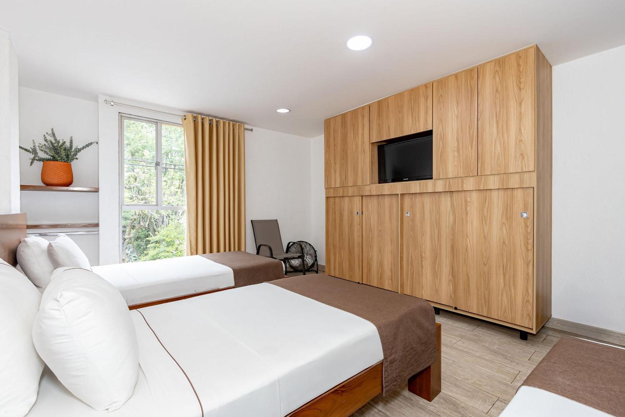 Hotel Prada เบลโญ ภายนอก รูปภาพ