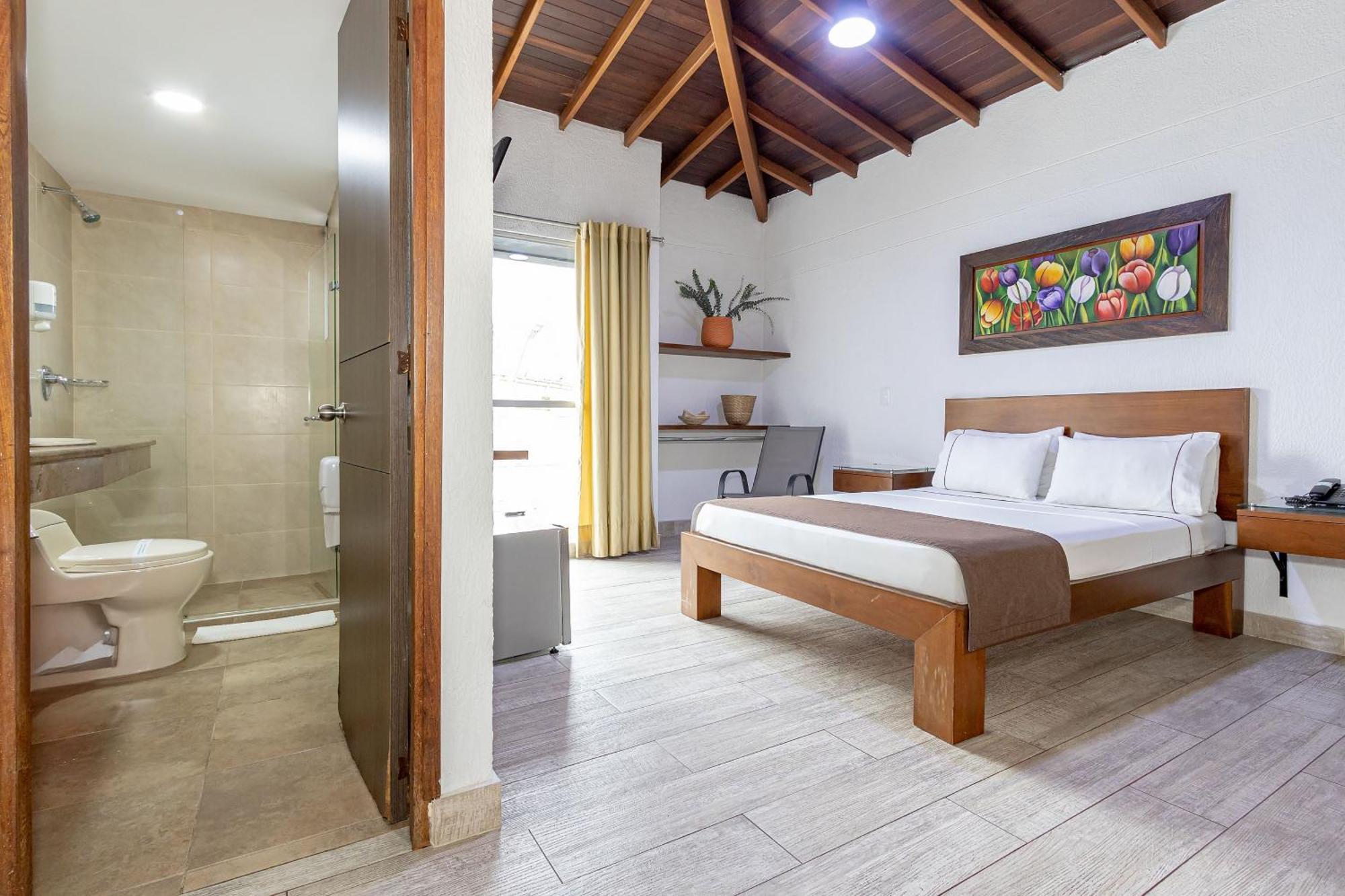 Hotel Prada เบลโญ ภายนอก รูปภาพ