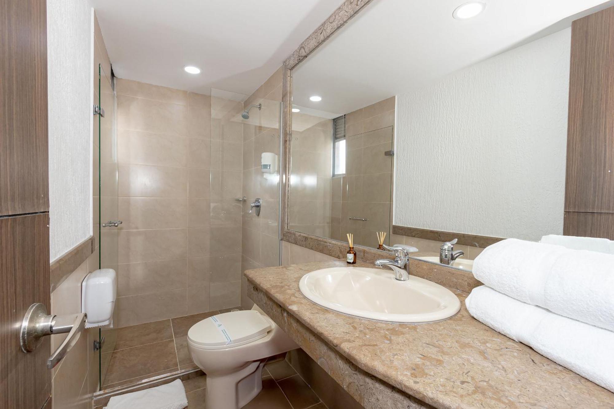 Hotel Prada เบลโญ ภายนอก รูปภาพ
